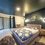 Liv Villa *